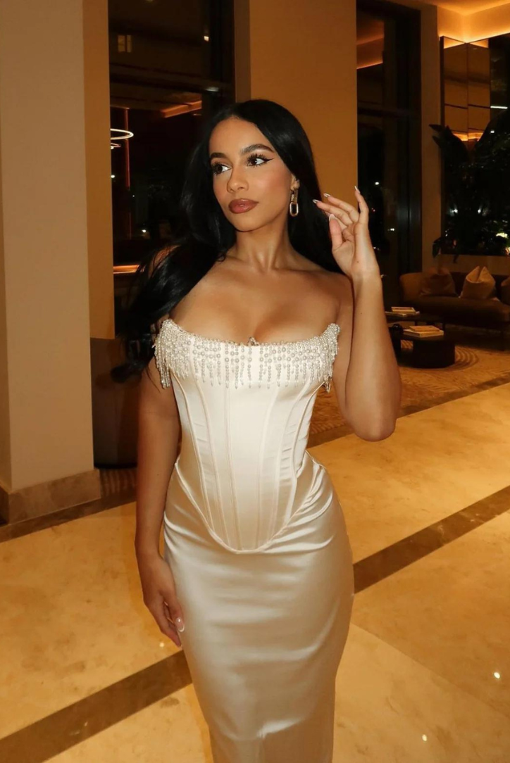 Zahra - Breathtaking Satin Midi Dress
