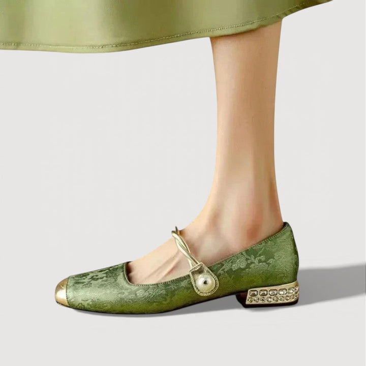 KRYSTAL – VINTAGE LOW HEELS