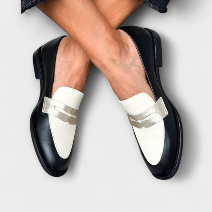 Iris - Elegant Black Slippers