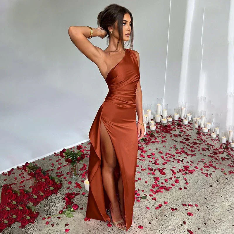 Inez - Elegant Maxi Dress with One Shoulder Strap
